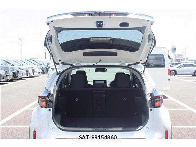 Toyota YARIS CROSS 2025-07 6818274-29