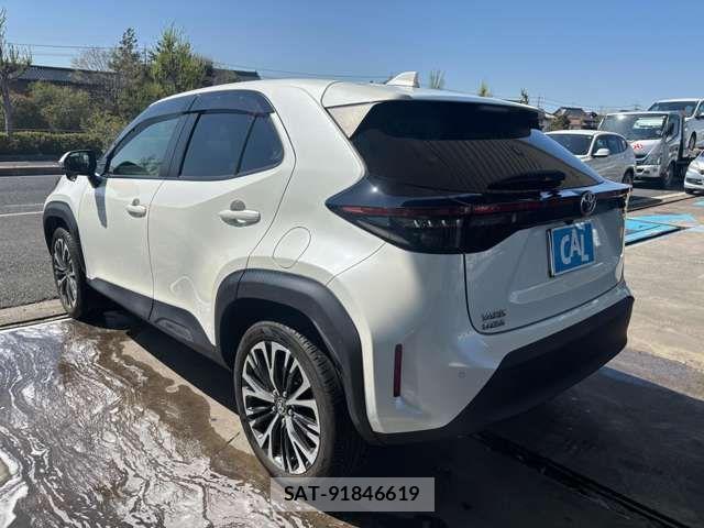 Toyota YARIS CROSS 2021-05 6818267-9