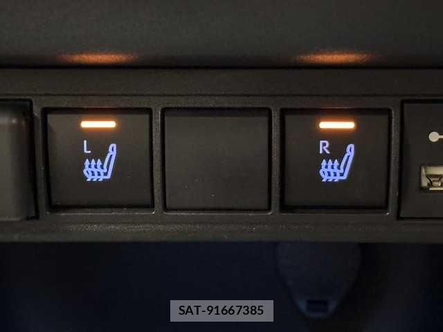 Toyota YARIS CROSS 2020-10 6818269-10