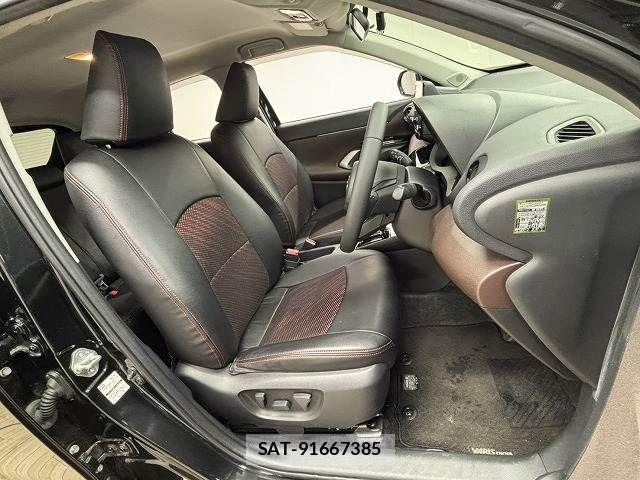 Toyota YARIS CROSS 2020-10 6818269-4
