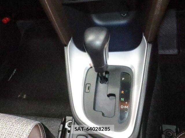 Toyota YARIS CROSS 2021-06 6818271-16