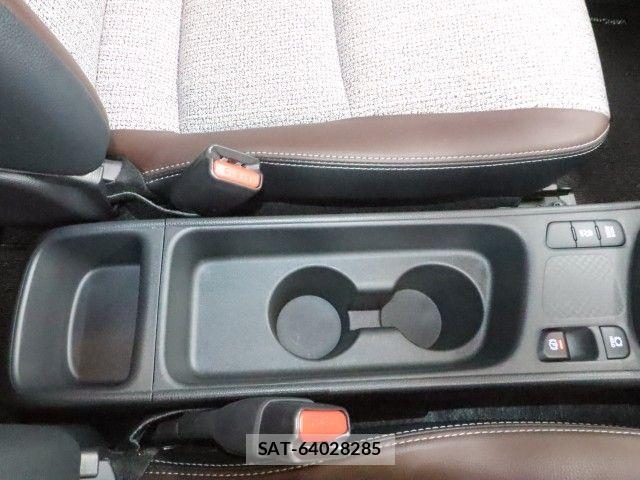 Toyota YARIS CROSS 2021-06 6818271-18