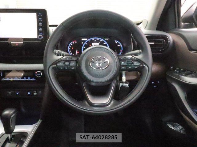 Toyota YARIS CROSS 2021-06 6818271-24