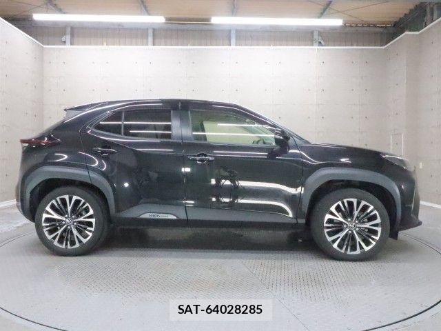 Toyota YARIS CROSS 2021-06 6818271-27