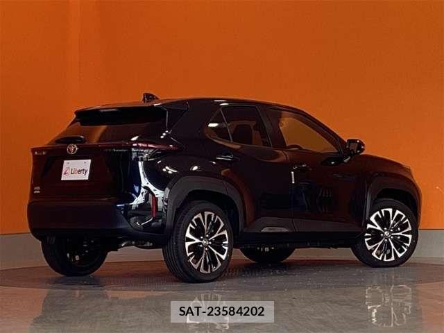 Toyota YARIS CROSS 2024-12 6915997-9