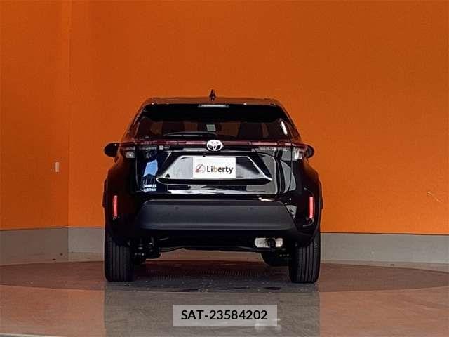 Toyota YARIS CROSS 2024-12 6915997-10