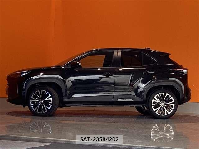 Toyota YARIS CROSS 2024-12 6915997-12