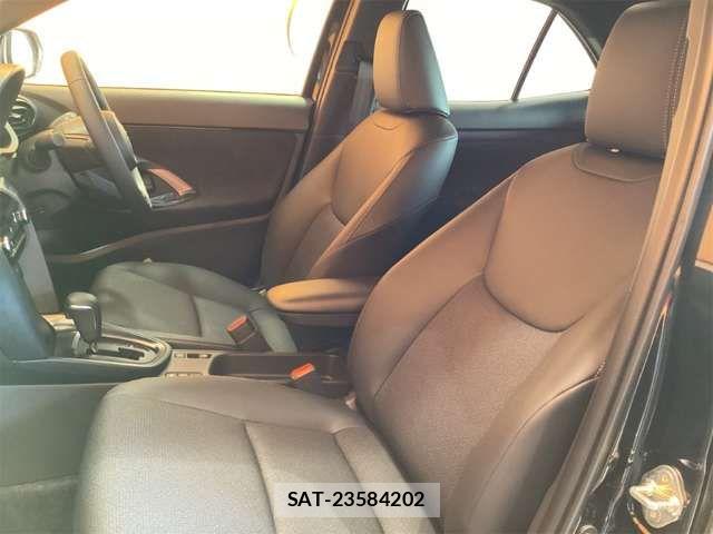Toyota YARIS CROSS 2024-12 6915997-13