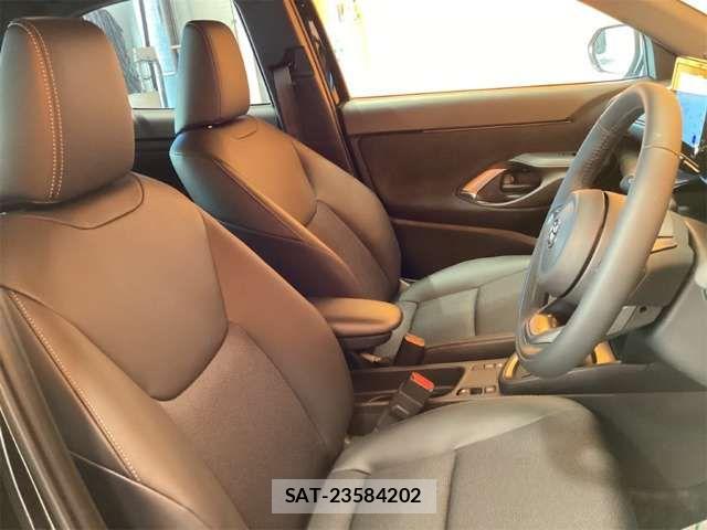 Toyota YARIS CROSS 2024-12 6915997-17