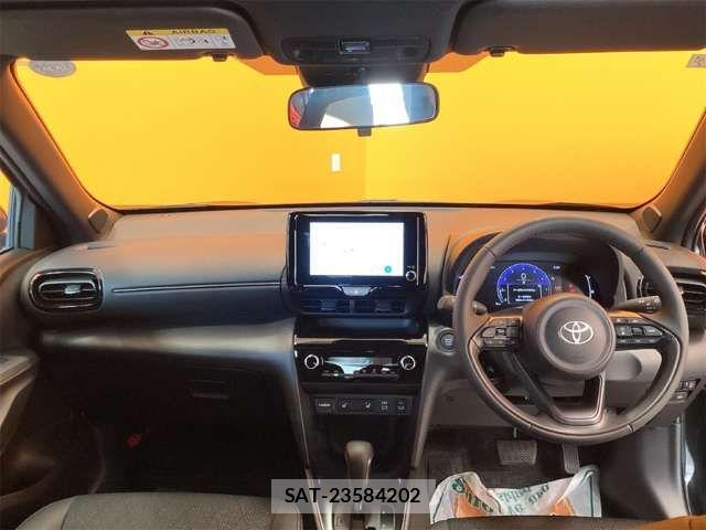 Toyota YARIS CROSS 2024-12 6915997-18