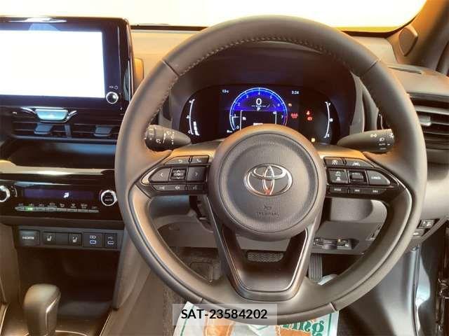 Toyota YARIS CROSS 2024-12 6915997-19