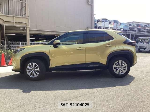 Toyota YARIS CROSS 2021-04 6916027-18