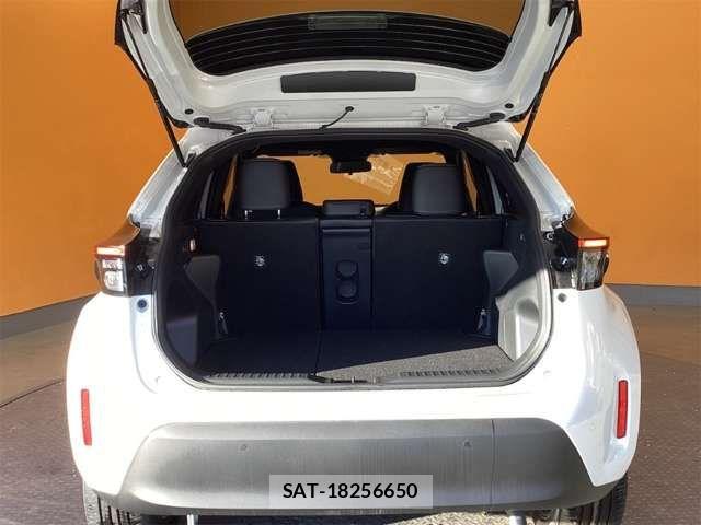 Toyota YARIS CROSS 2024-12 6915992-9