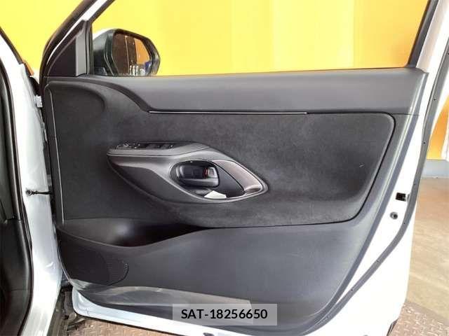 Toyota YARIS CROSS 2024-12 6915992-14