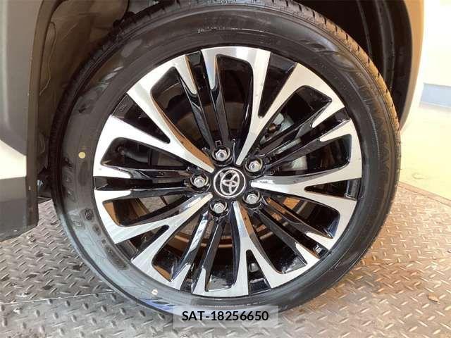 Toyota YARIS CROSS 2024-12 6915992-17
