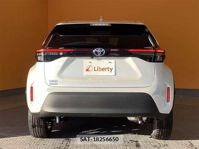 Toyota YARIS CROSS 2024-12 6915992-7