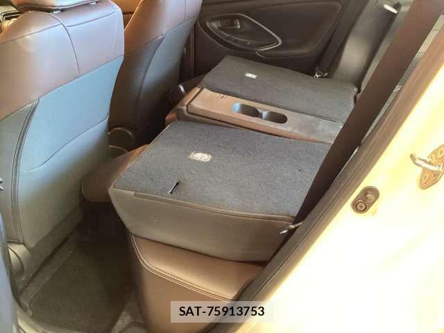 Toyota YARIS CROSS 2020-11 6916022-19