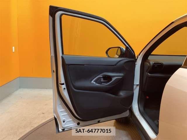 Toyota YARIS CROSS 2024-12 6915990-11