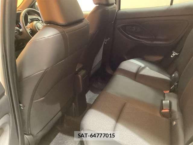 Toyota YARIS CROSS 2024-12 6915990-15