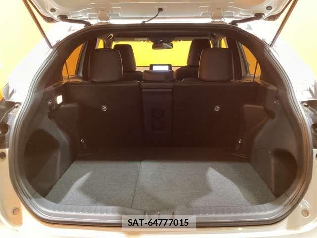 Toyota YARIS CROSS 2024-12 6915990-18