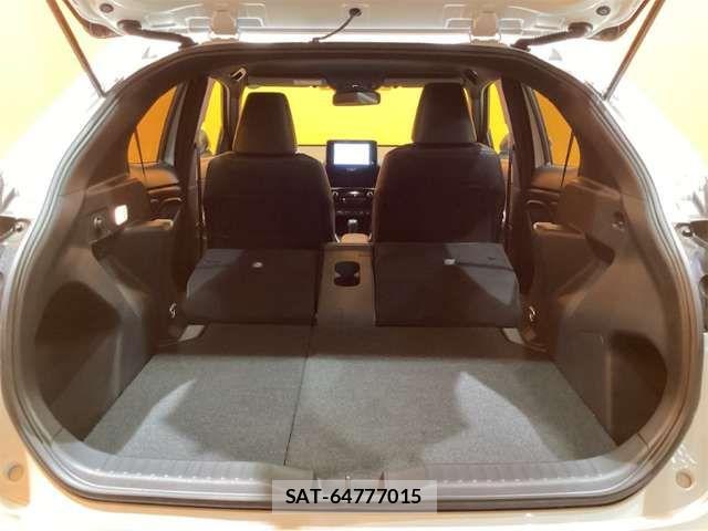 Toyota YARIS CROSS 2024-12 6915990-19