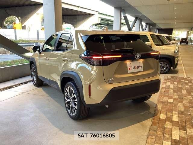 Toyota YARIS CROSS 2021-05 6916011-16