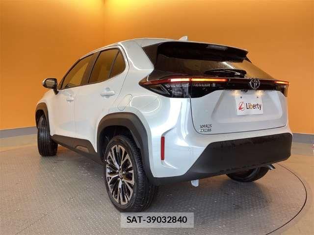 Toyota YARIS CROSS 2024-12 6915994-9