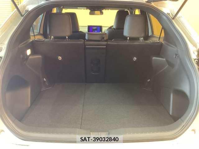 Toyota YARIS CROSS 2024-12 6915994-15