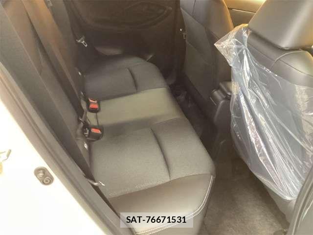 Toyota YARIS CROSS 2024-12 6915989-14