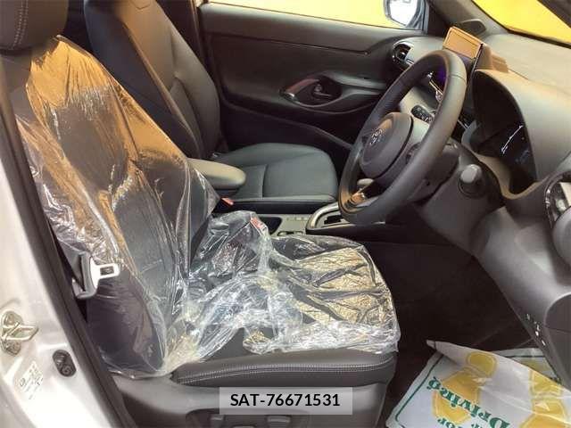 Toyota YARIS CROSS 2024-12 6915989-15