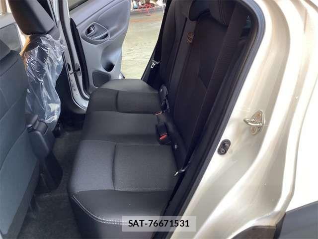 Toyota YARIS CROSS 2024-12 6915989-17
