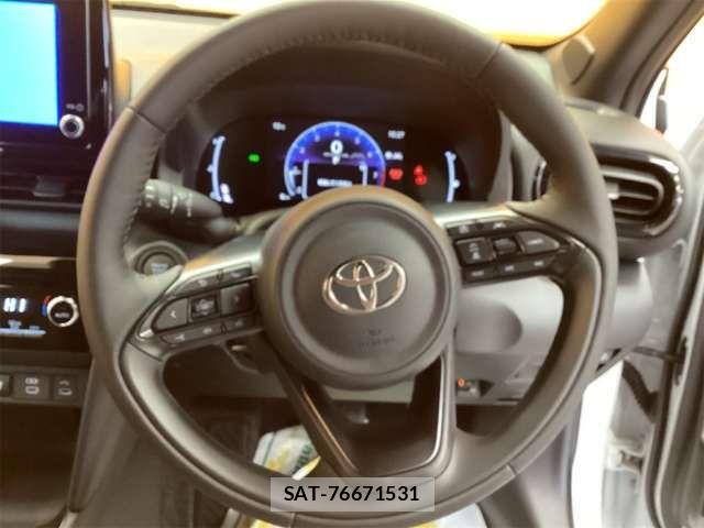 Toyota YARIS CROSS 2024-12 6915989-19