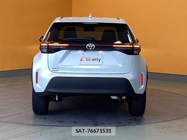 Toyota YARIS CROSS 2024-12 6915989-6