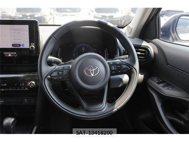 Toyota YARIS CROSS 2025-06 6916024-13