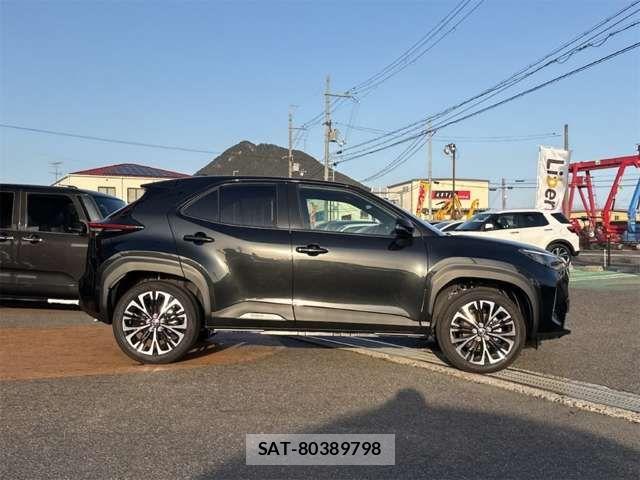Toyota YARIS CROSS 2024-12 6915995-9