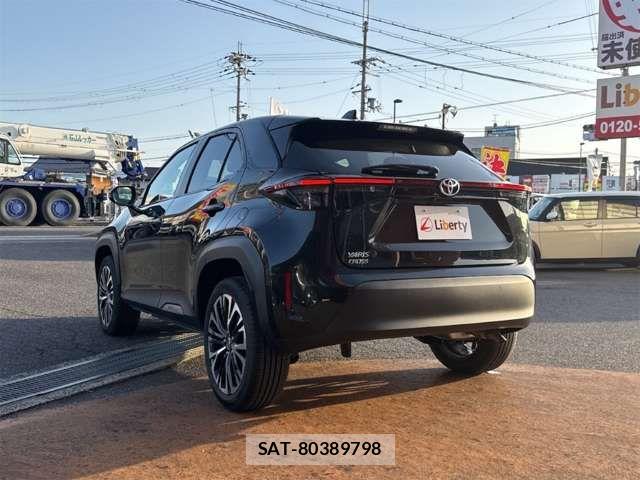 Toyota YARIS CROSS 2024-12 6915995-12