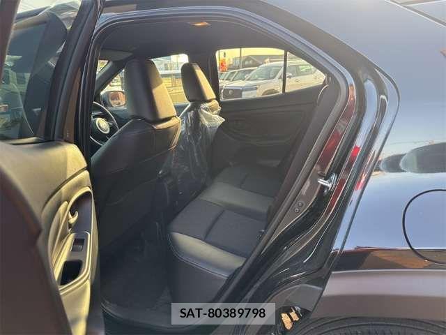 Toyota YARIS CROSS 2024-12 6915995-15