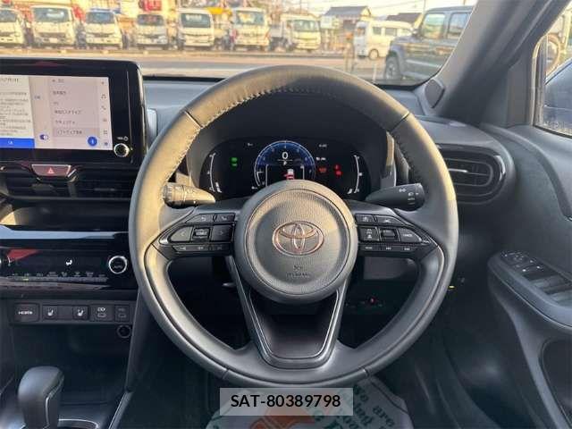 Toyota YARIS CROSS 2024-12 6915995-19