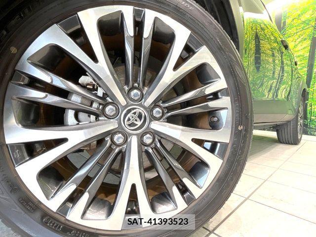Toyota YARIS CROSS 2021-05 6999338-12