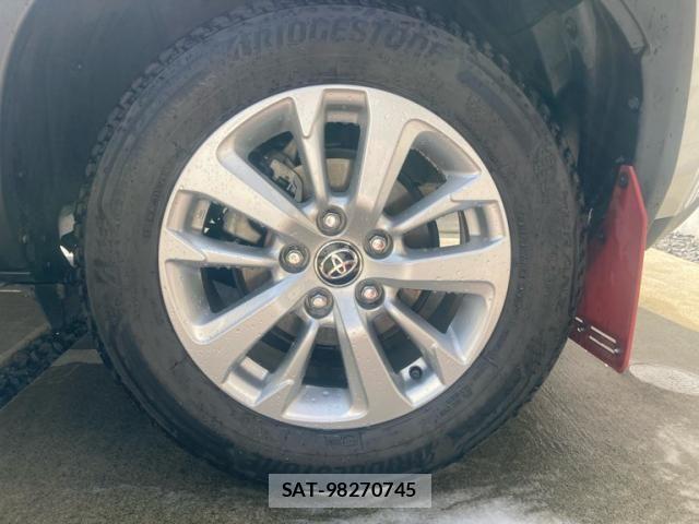 Toyota YARIS CROSS 2022-08 6999347-10
