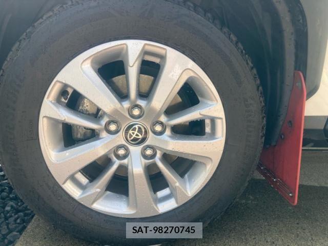Toyota YARIS CROSS 2022-08 6999347-12