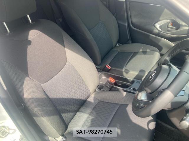 Toyota YARIS CROSS 2022-08 6999347-16