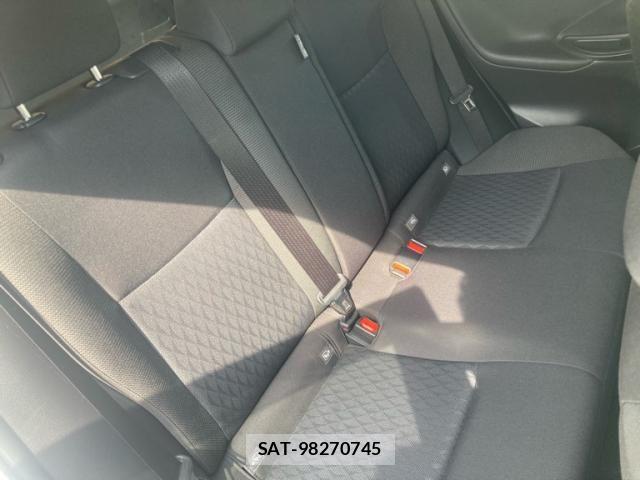 Toyota YARIS CROSS 2022-08 6999347-17
