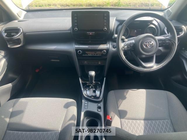 Toyota YARIS CROSS 2022-08 6999347-18