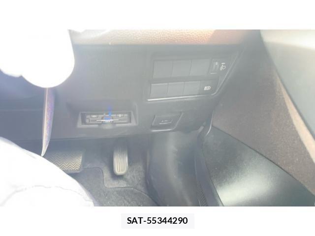 Toyota YARIS CROSS 2022-03 7061552-18