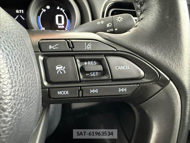 Toyota YARIS CROSS 2021-02 7227732-23