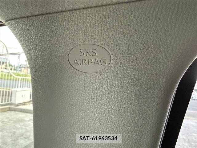 Toyota YARIS CROSS 2021-02 7227732-26