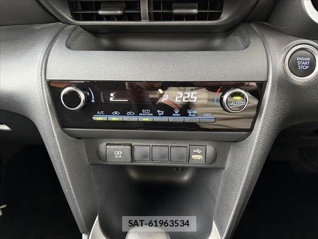 Toyota YARIS CROSS 2021-02 7227732-28