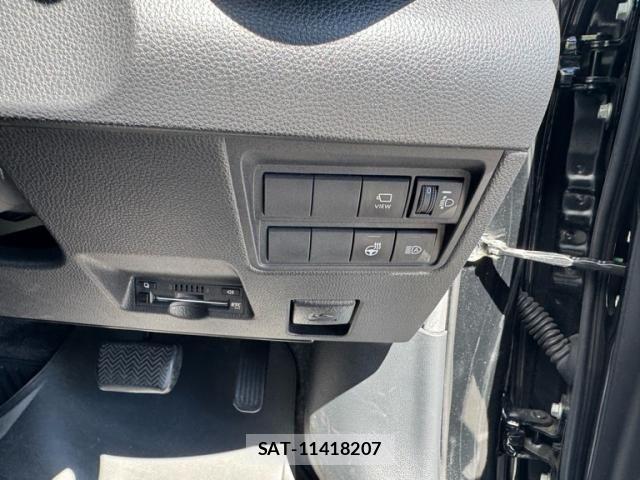 Toyota YARIS CROSS 2023-03 7227736-15