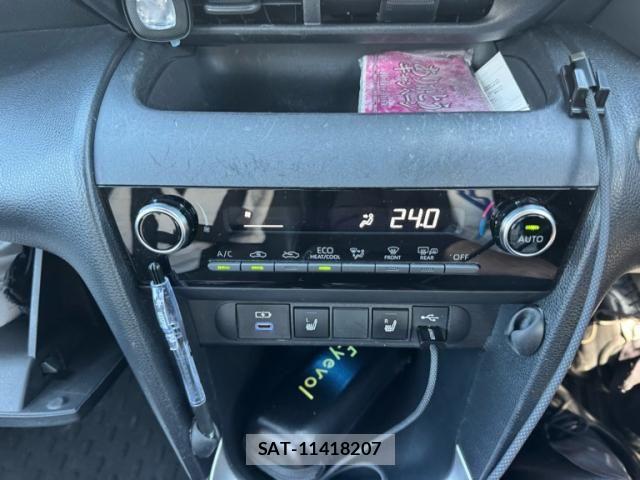 Toyota YARIS CROSS 2023-03 7227736-17
